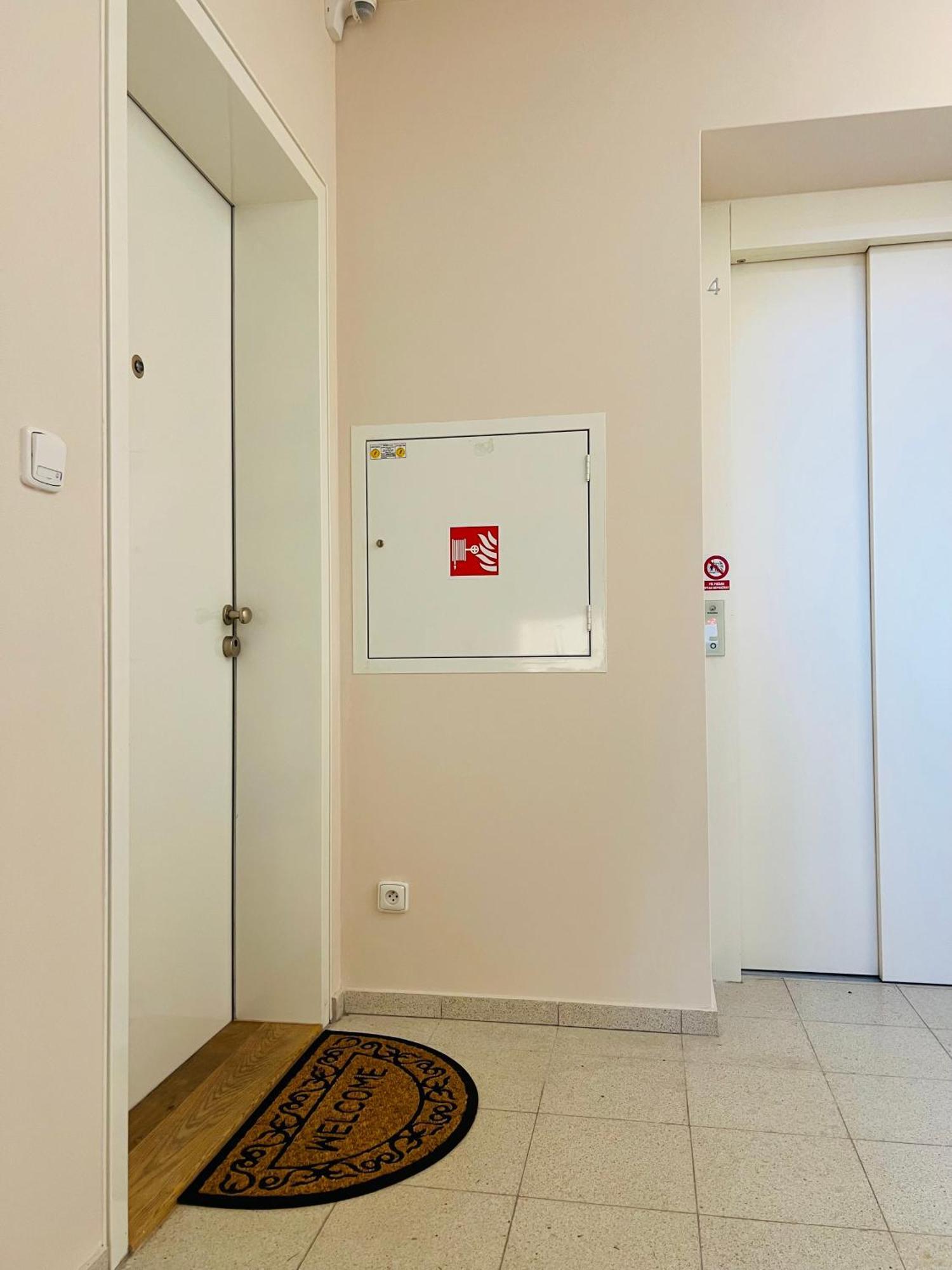 Artflora Kv Premium Apartment Karlovy Vary Exterior photo