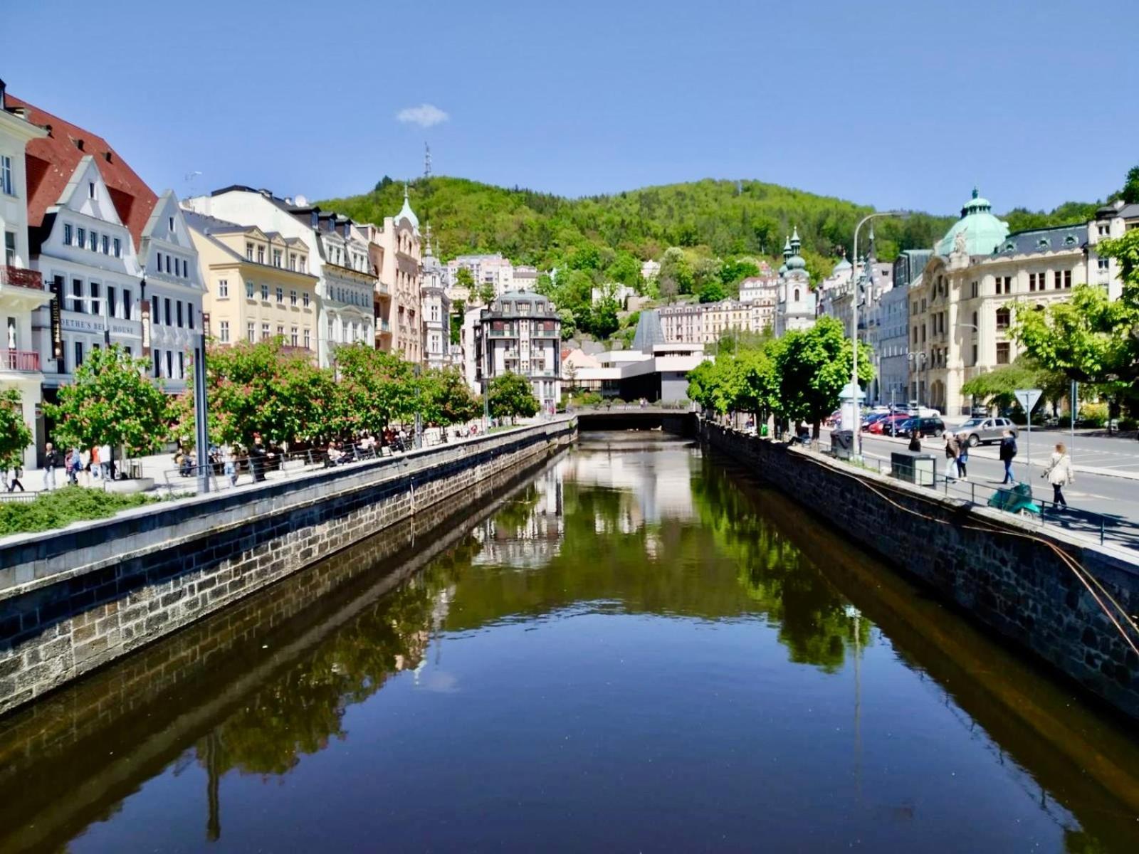 Artflora Kv Premium Apartment Karlovy Vary Exterior photo